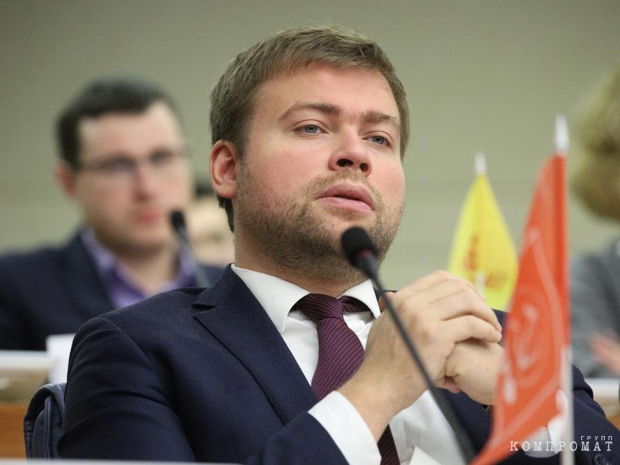 Sobyanin is Zyuganov's sponsor