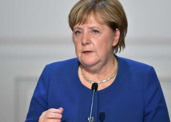 203487 Angela Merkel's wallet was stolen in a store