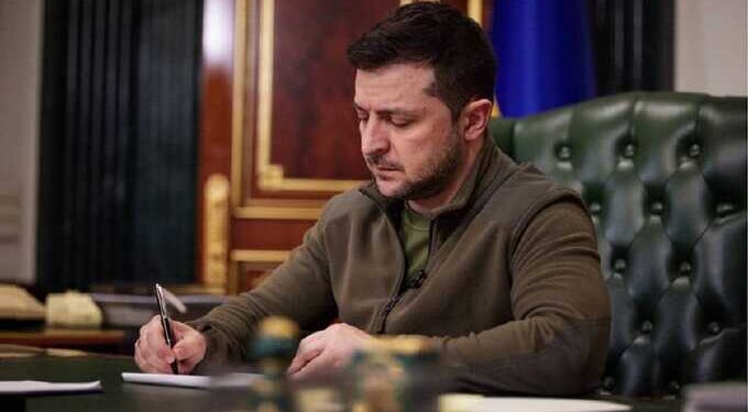 Zelensky signed a decree on sanctions against 333 Russians