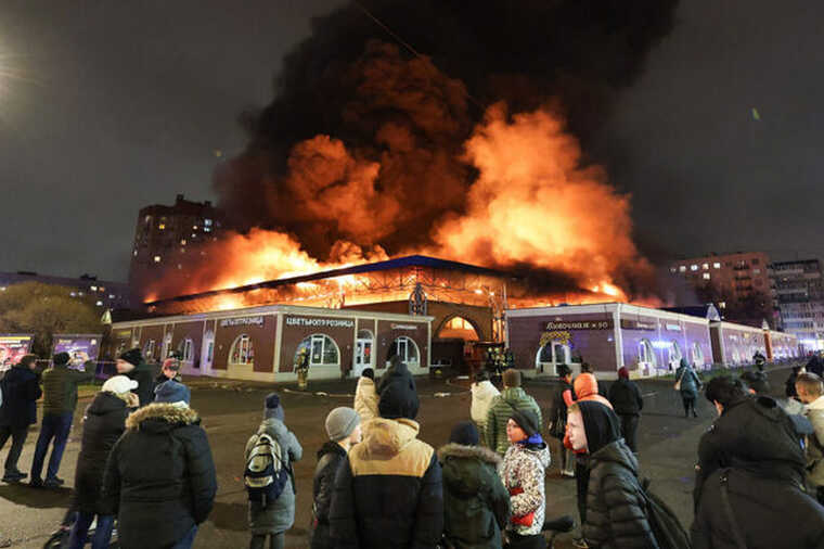 A fire broke out at the Right Bank Market in St. Petersburg, leaving one dead and several injured.